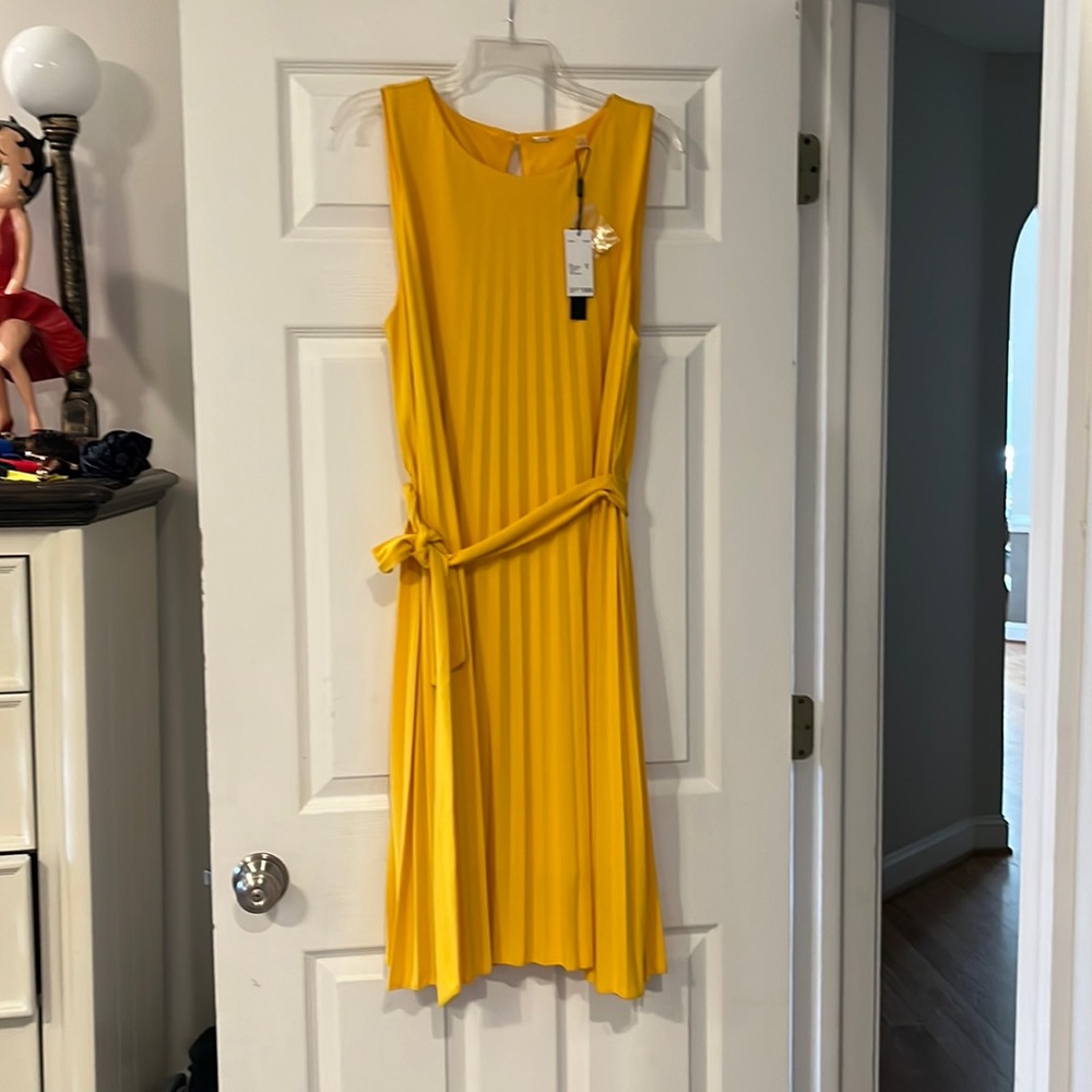 Brand new Tahiti yellow dress - stunning! Size 12.